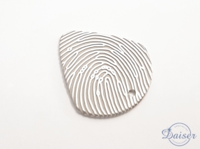 Daiser lasergraveren zilveren plectrum hanger met vingerafdruk